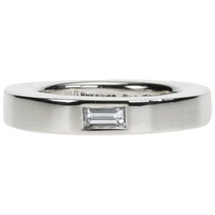 Chic Vhernier 18 Karat White Gold "Rewind One" Ring with Baguette Diamond