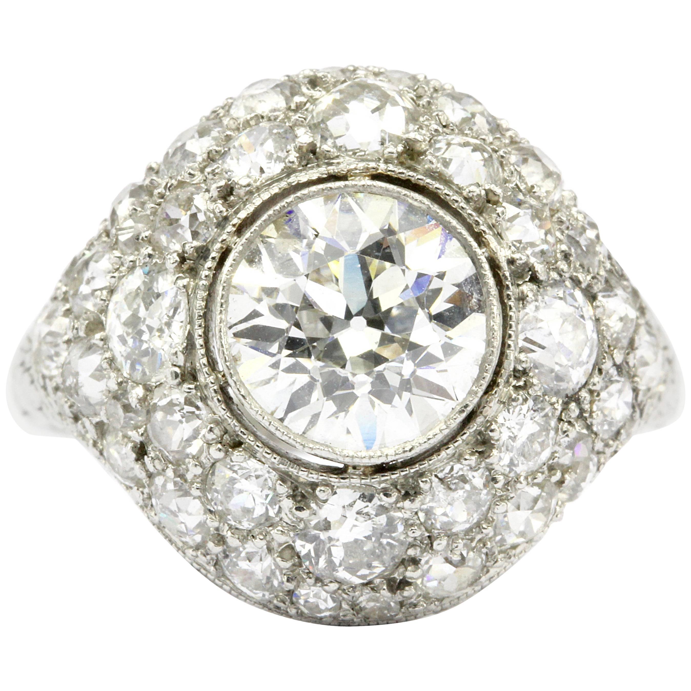 Art Deco Platin 1,71 Old European Cut Diamant-Halo-Ring, um 1920 im Angebot