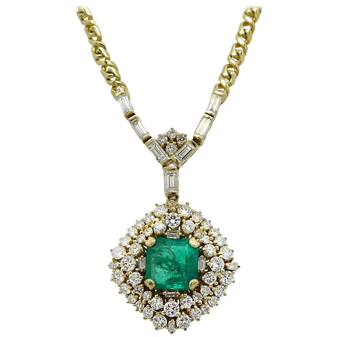 5.05 Colombian Emerald and Diamond Yellow Gold Necklace For Sale