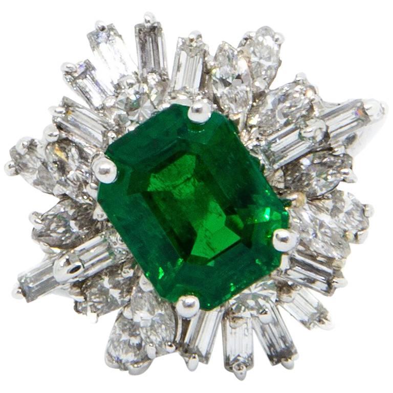 Certified Natural Emerald and Diamond Cluster Ring Set in 18 Carat White Gold For Sale
