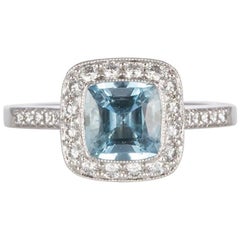 Tiffany & Co. Vermächtnis Platin Cushion Cut Aquamarin und Diamant-Ring 1::12 Karat