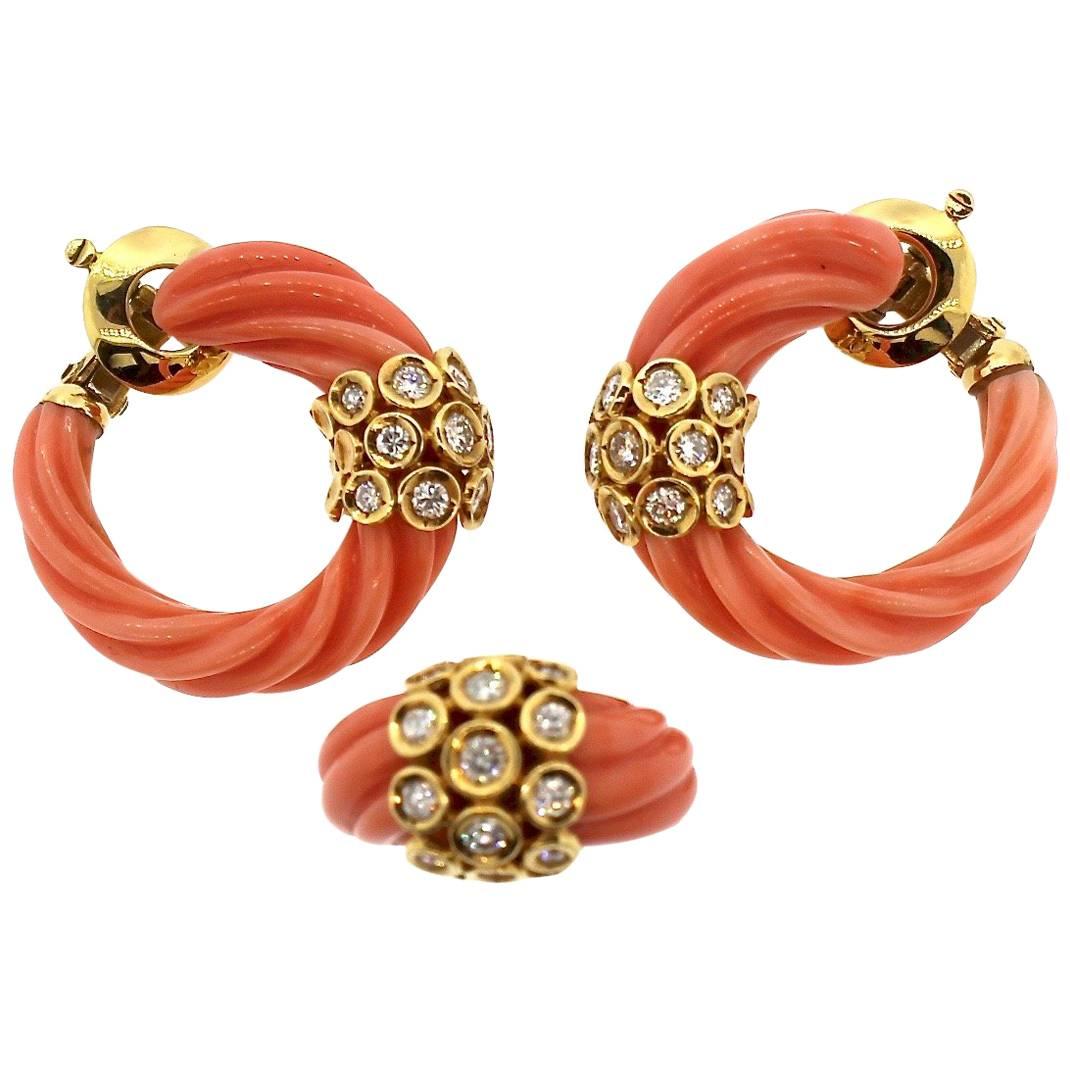 Mid-Century Modern Van Cleef & Arpels Coral Gold Earrings and Ring Set