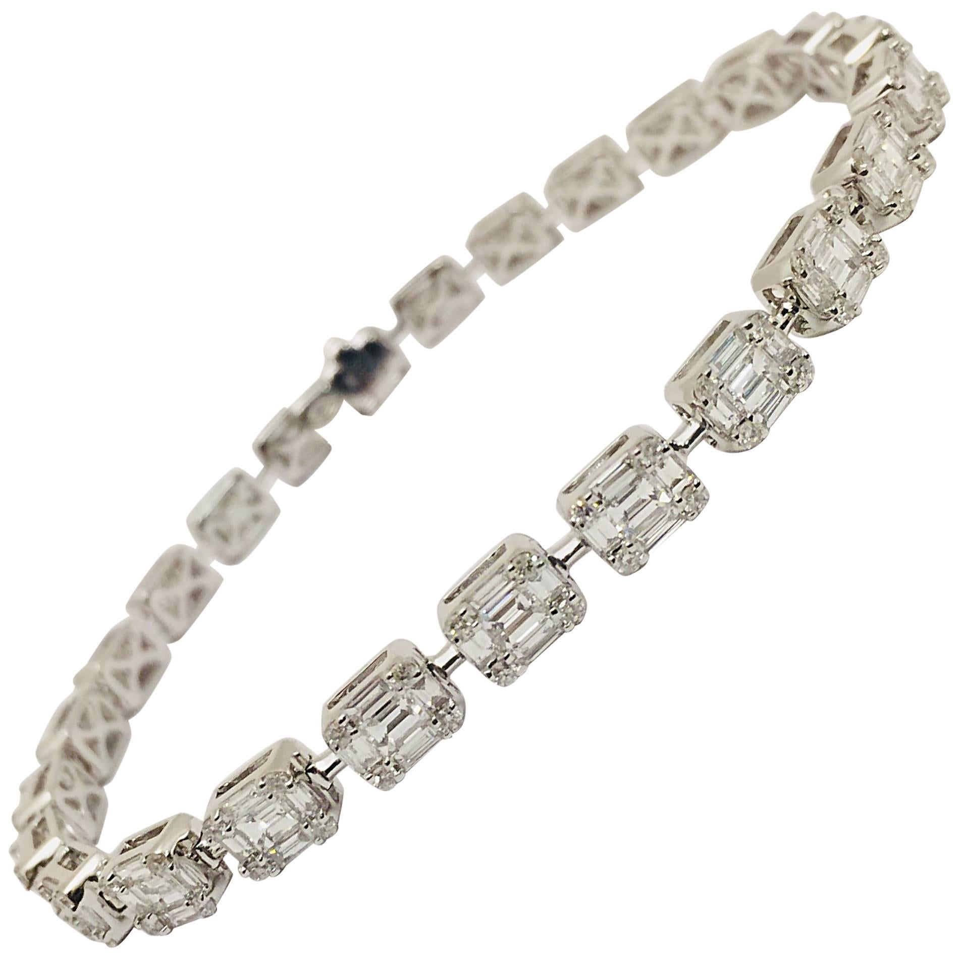 18 Karat White Gold Dramatic Diamond Bracelet For Sale