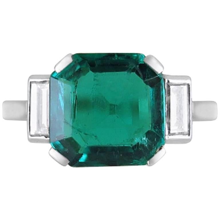 Fine Colombian 1.93 Carat Emerald and Diamond Ring
