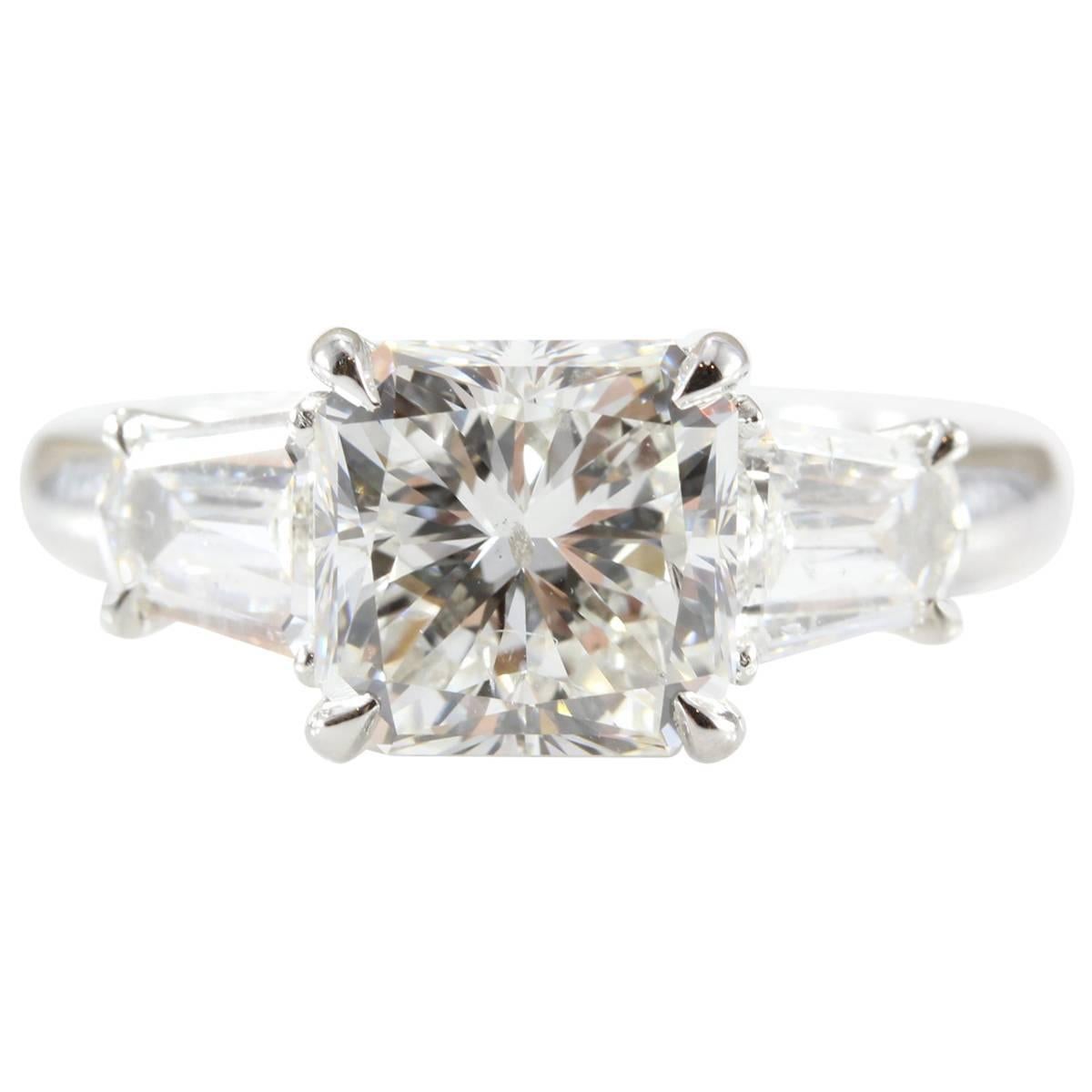 3.22 Carat Diamond Radiant Cut Platinum Engagement Ring For Sale