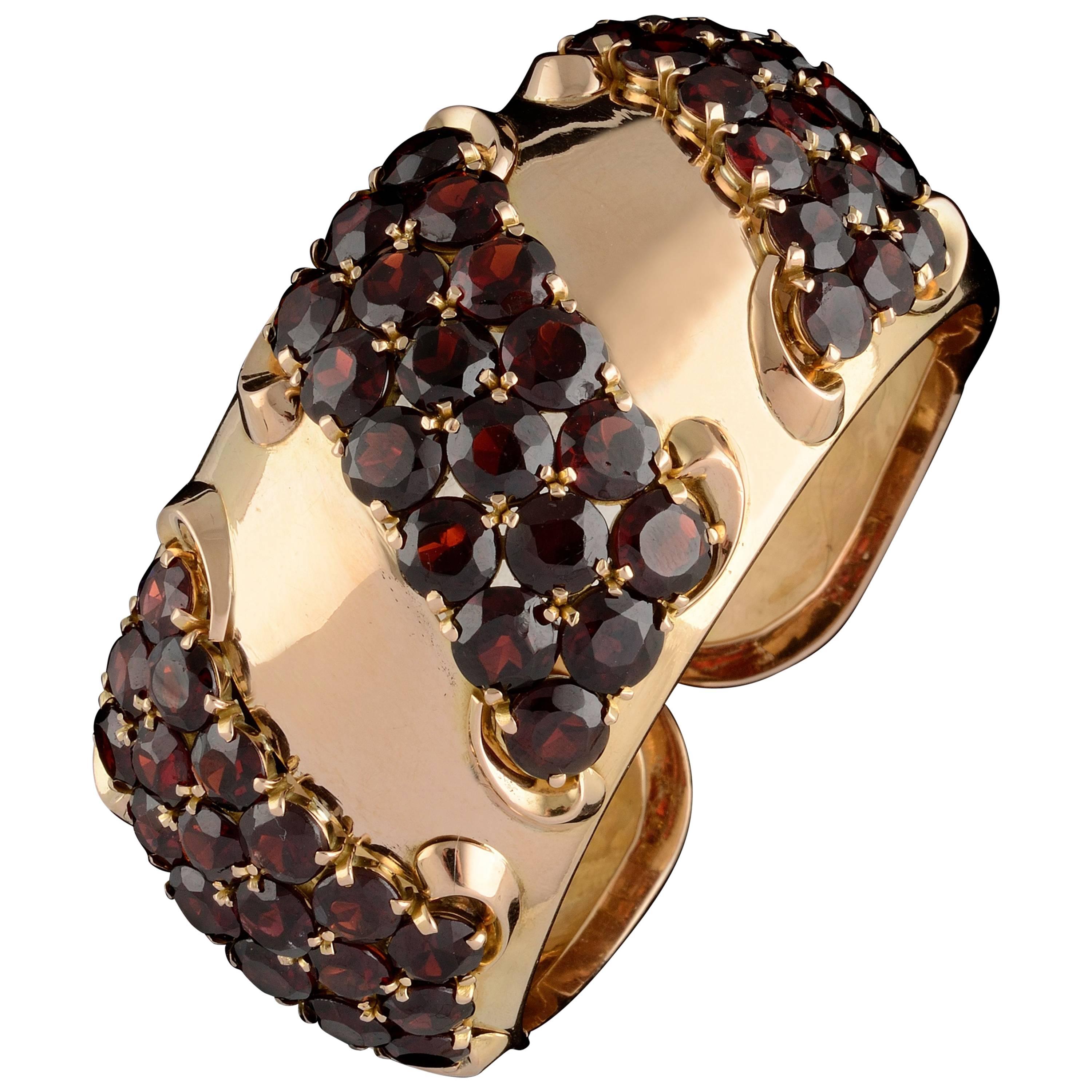 Cuff Rose Gold and Garnets For Sale