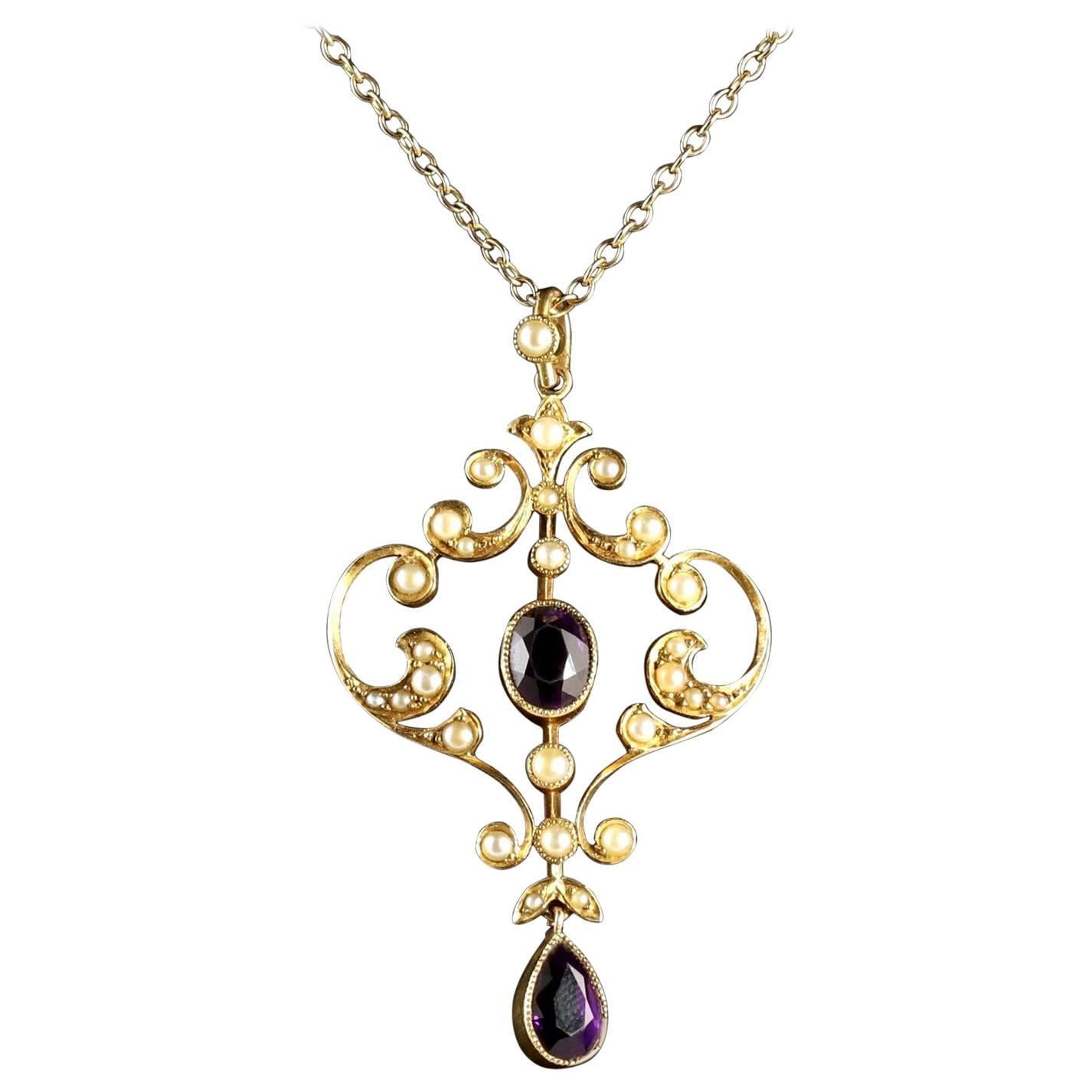 Antique Victorian Amethyst Pendant and Chain 15 Carat Gold For Sale