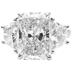 GIA Certified D Color 7.05 Carat Total weight Radiant & Trapezoid  Diamond Ring