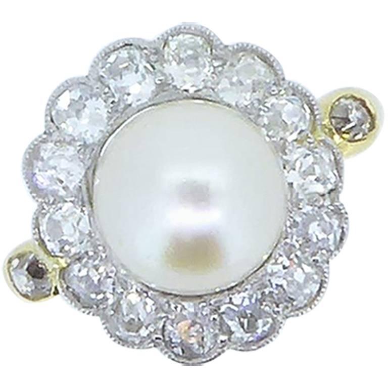 Natural Saltwater Pearl Diamond and 18 Carat Gold Ring