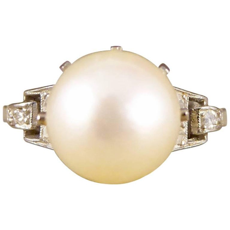 Art Deco Diamond and Pearl 18 Carat White Gold Ring at 1stDibs