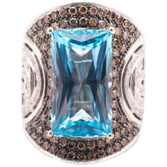 Bagatelle White Gold and Blue Topaz Ring