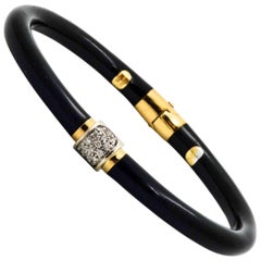 .16 ctw Diamond 18 Karat Yellow Gold Black Enamel Soho Bangle Bracelet