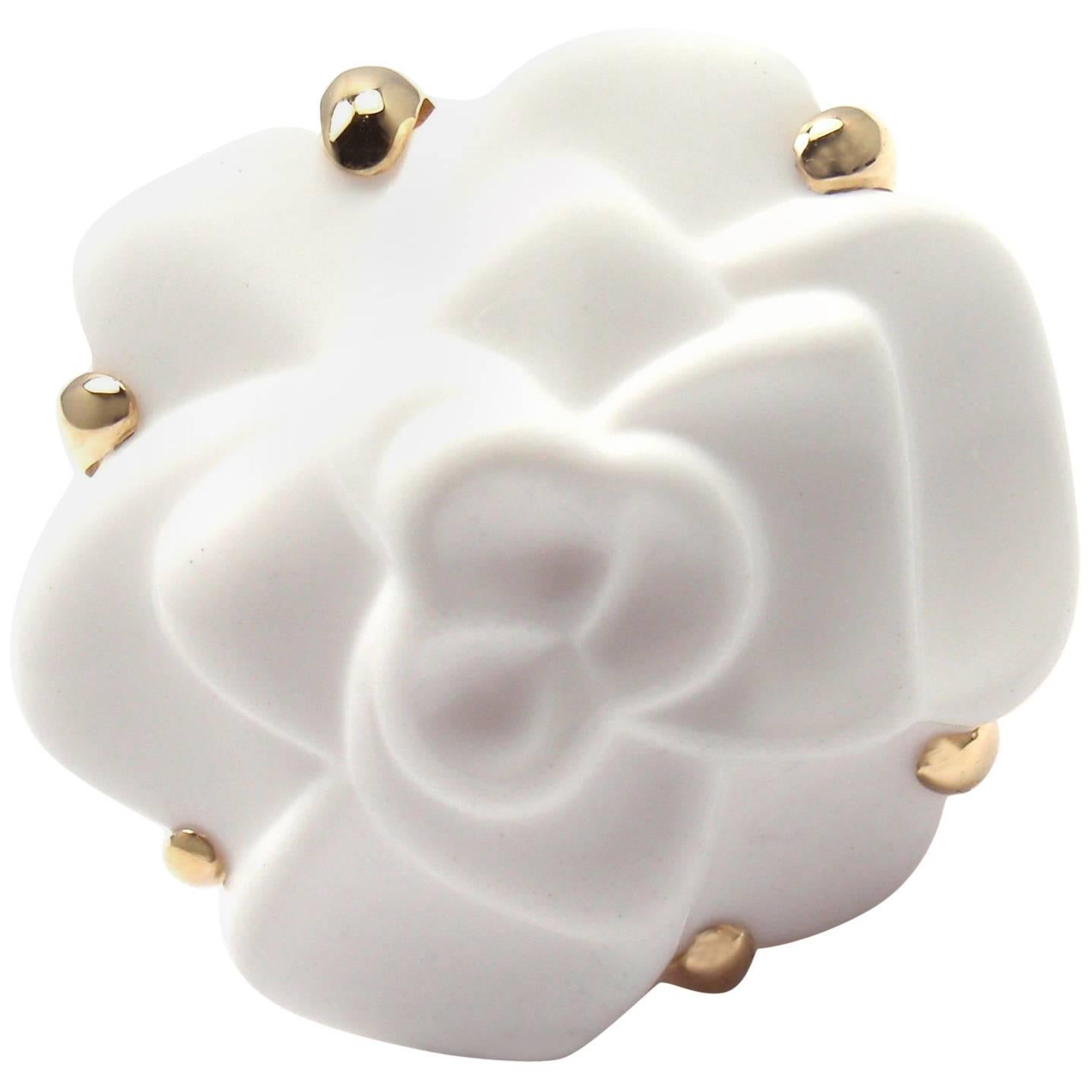 Chanel Camelia Camellia Medium White Agate Flower Yellow Gold Ring