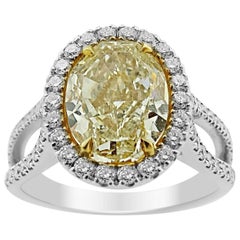 GIA White Gold Yellow 5.03 ct Diamond 
0.65 ct Diamond Ring