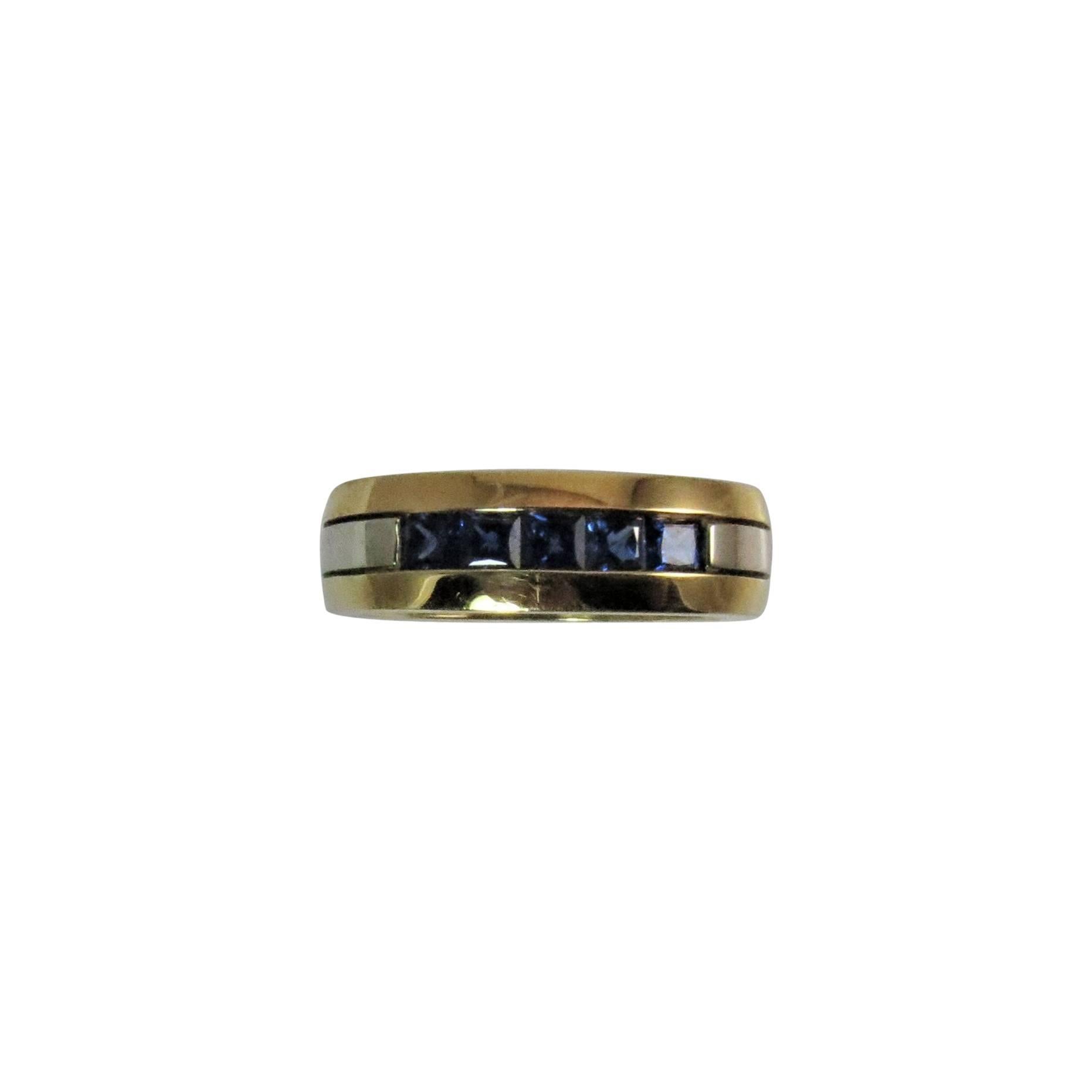 Gents 18 Karat Yellow Gold and 18 Karat White Gold Square Cut Blue Sapphire Ring For Sale