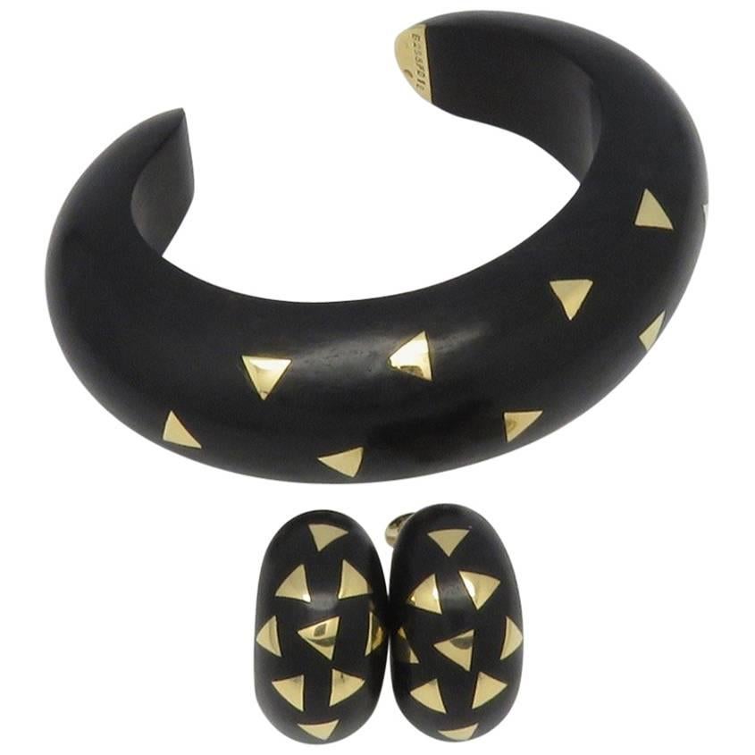 Van Cleef & Arpels Wood Cuff Earrings and Bracelet Set For Sale