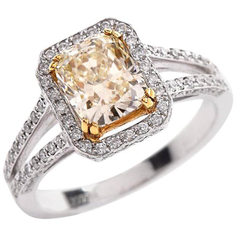 21st Century 2.89 Carat Light Yellow Diamond Engagement Ring