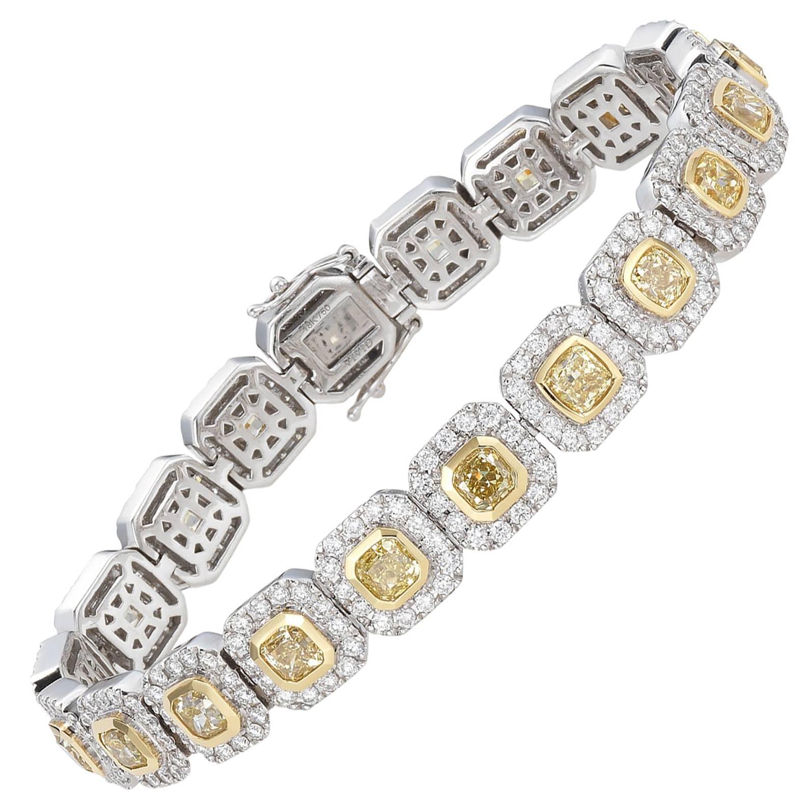 18 Karat Yellow and White Diamond Bracelet