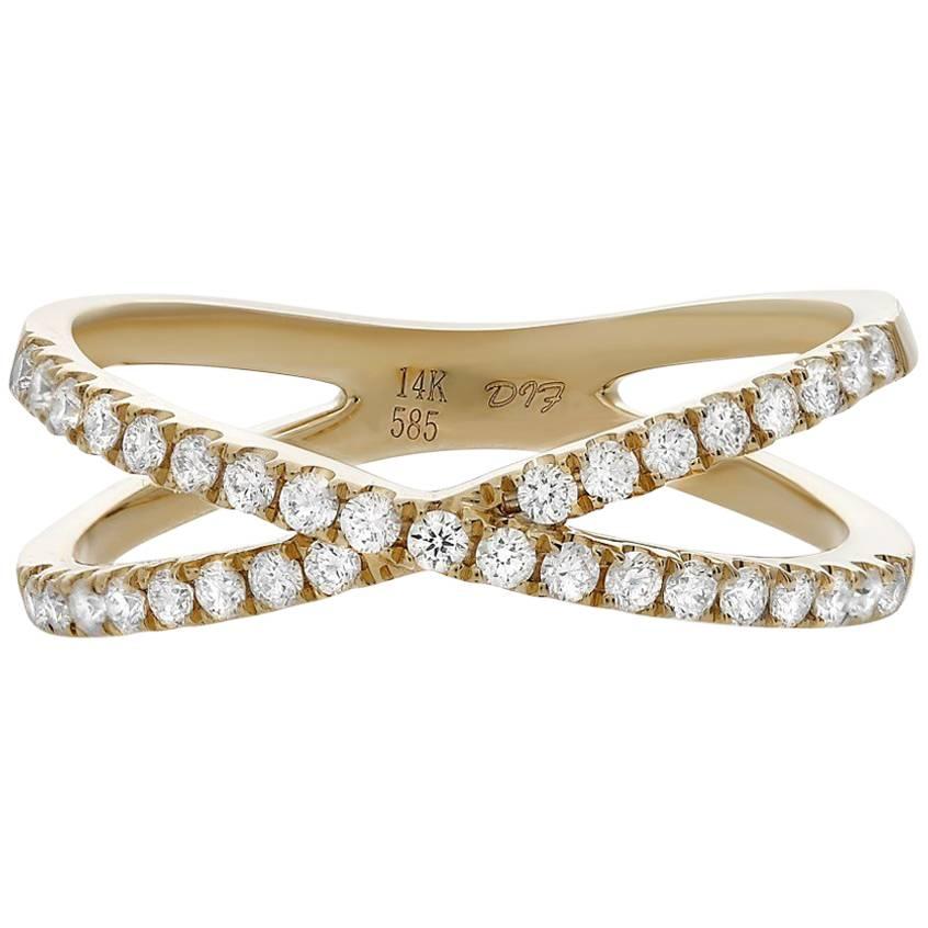 Diamond Criss Cross Ring in Yellow Gold For Sale