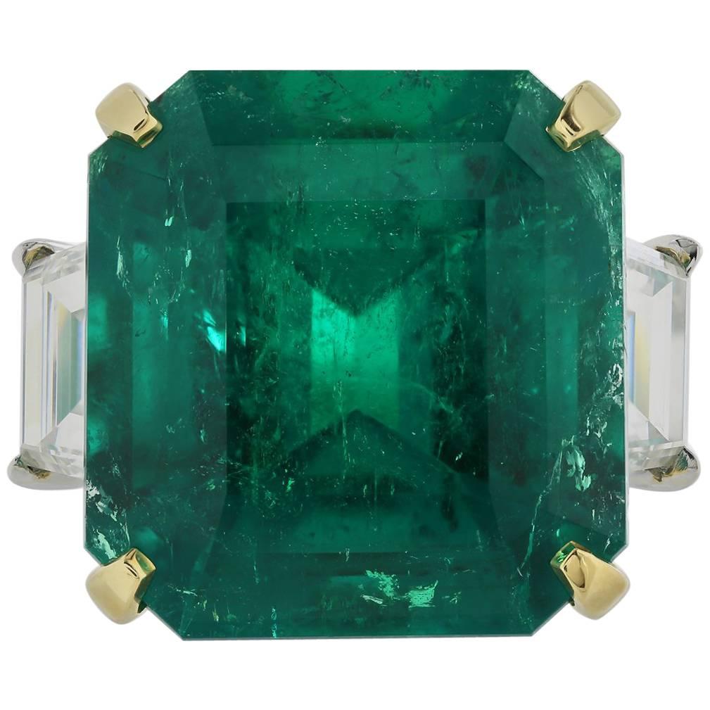 Shreve, Crump & Low Magnificent 16.11 carat AGL Colombian Emerald & Diamond Ring For Sale