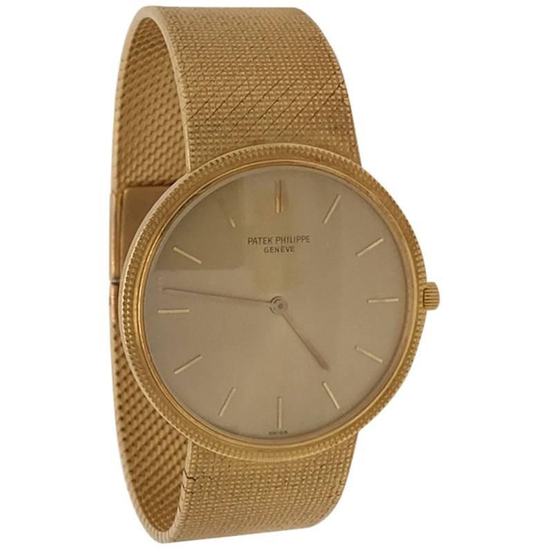 Patek Philippe Yellow Gold Calatrava Manual Dress Wristwatch