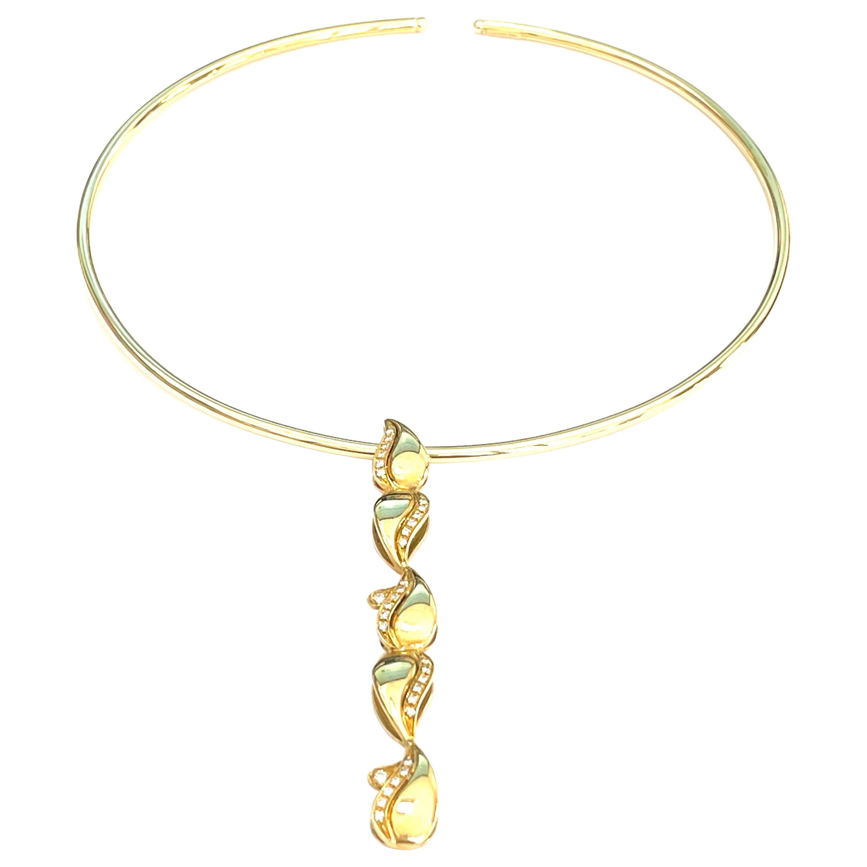 Chocker with Pendent in 18 Kt Gold and White Diamond