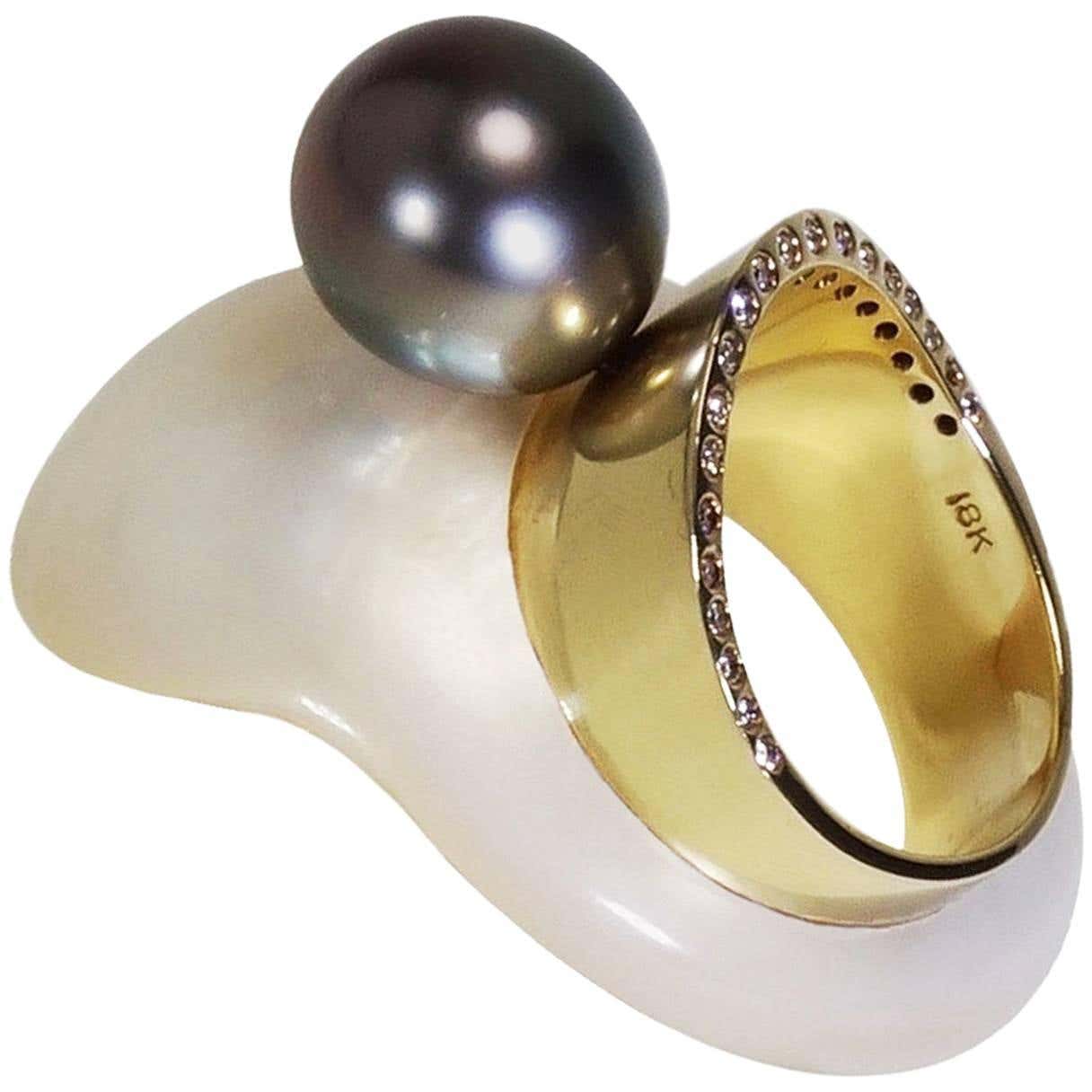18 Karat Gold and Diamonds Shell Ring with Tahitian Pearl For Sale at ...
