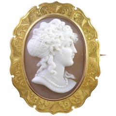 Antique Victorian 15 Carat Gold Cameo Brooch, circa 1880
