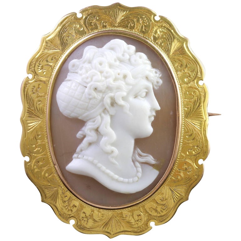Antique Victorian 15 Carat Gold Cameo Brooch, circa 1880 at 1stDibs
