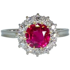 Antico anello di rubino di Birmania senza calore e diamanti, circa 1900