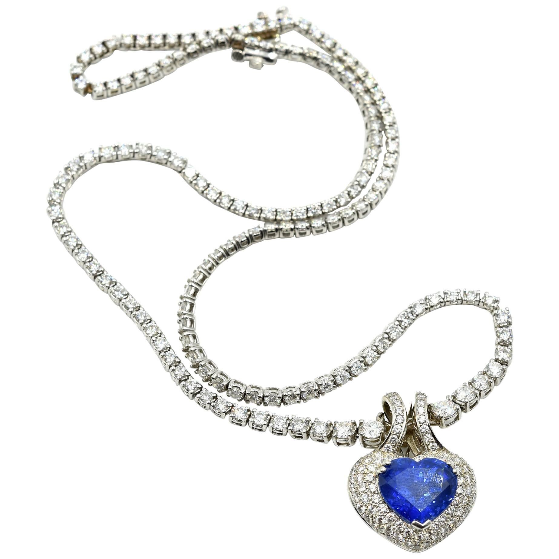 White Gold 13.50 Carat Heart Sapphire and 9.92 Carat Diamond Necklace