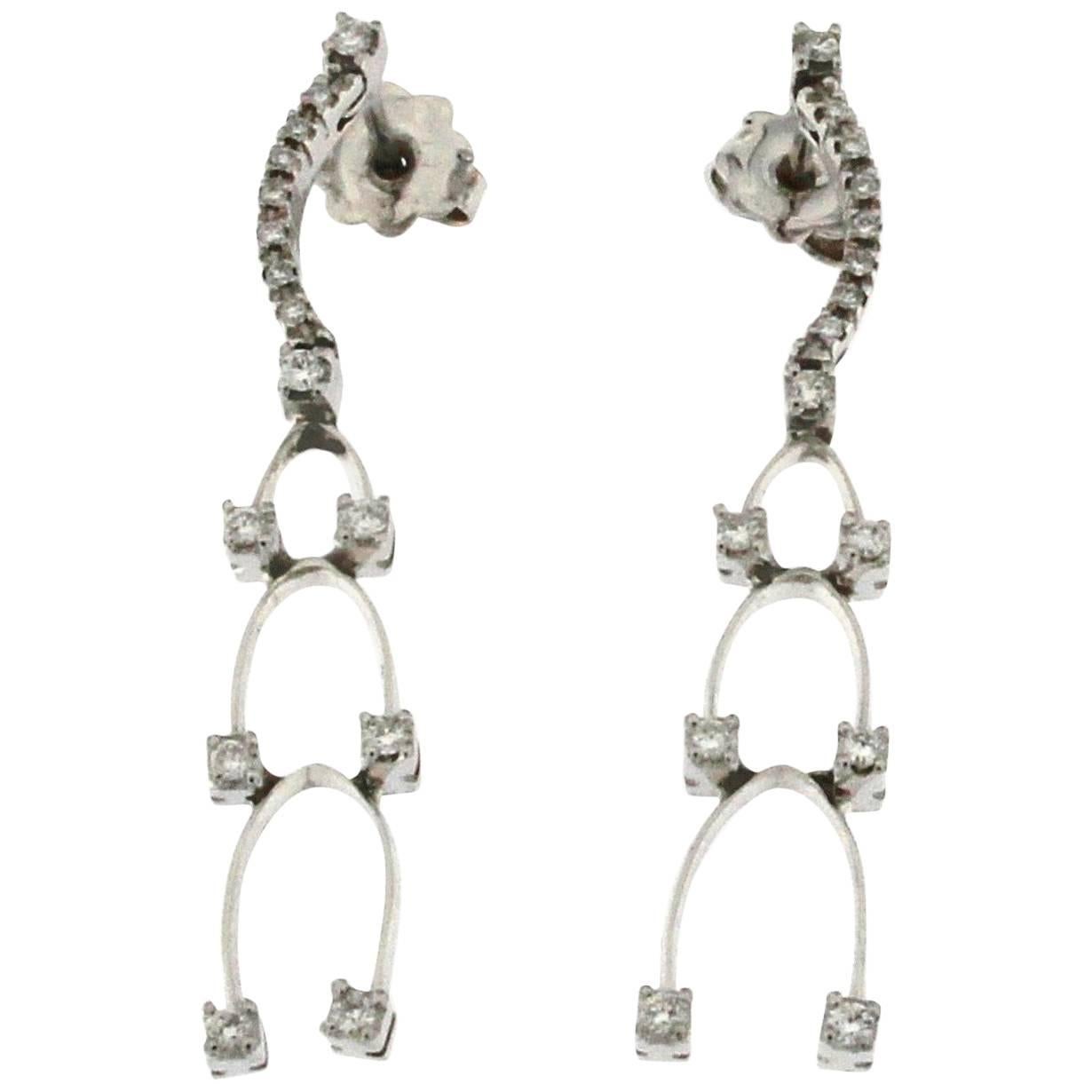 Boucles d'oreilles en or blanc 18 carats et diamants blancs en vente