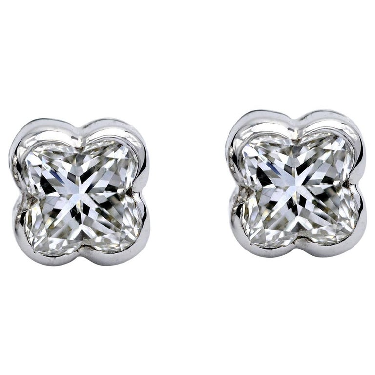 Lily Cut Diamond White Gold Stud Earrings For At 1stdibs Amazing Lily Cut Diamond Ear Studs Outstanding Yet Timeless Total Weight