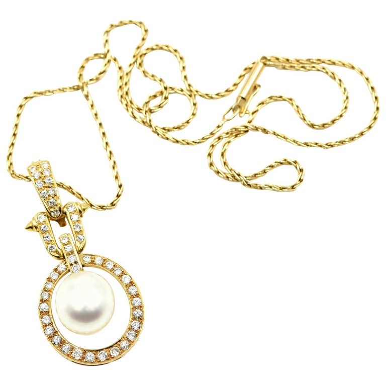 Pearl and Diamond Pendant on Necklace 18k Yellow Gold For Sale at 1stdibs