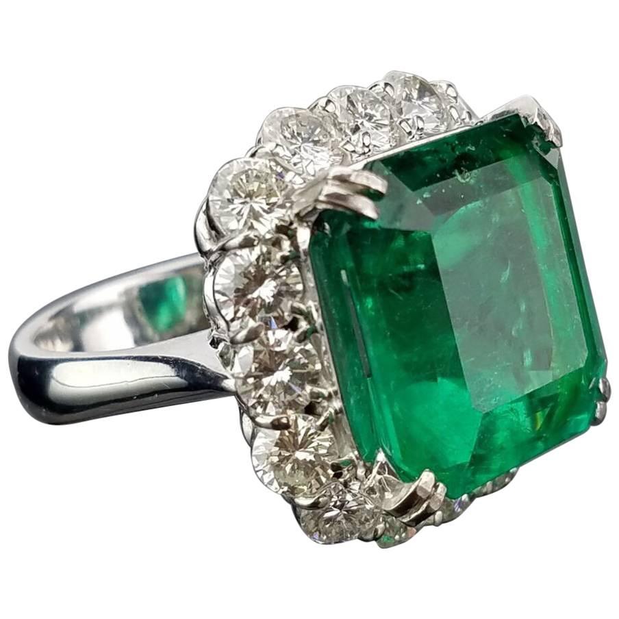 GRS Certified 15.86 Carat Colombian Emerald and Diamond Cocktail Ring