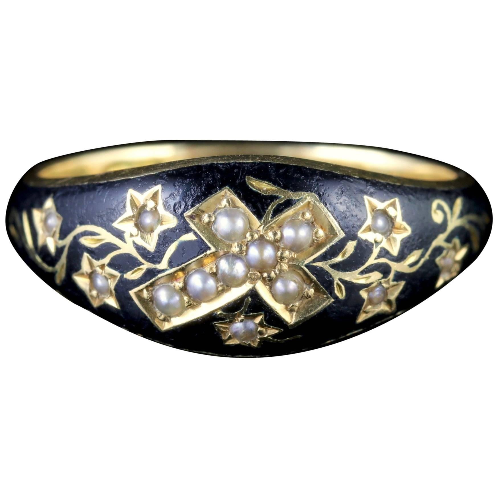 Antique Edwardian 18 Carat Gold Mourning Cross Ring Dated 1901