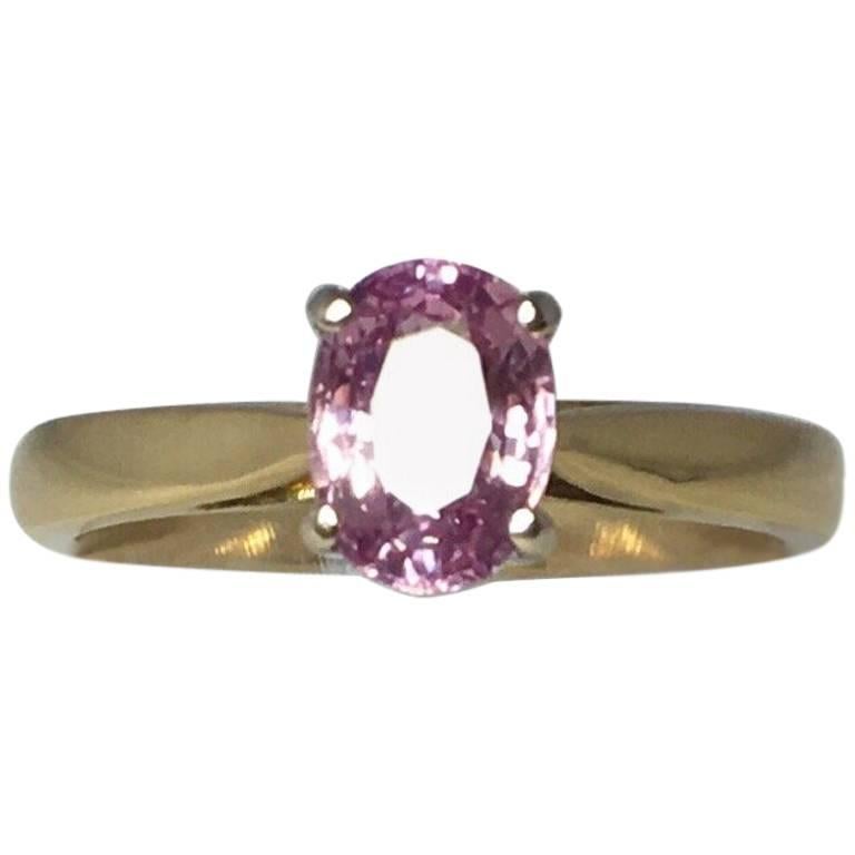 IGI Certified 1.37 Carat Purplish Pink Untreated Sapphire Gold Solitaire Ring