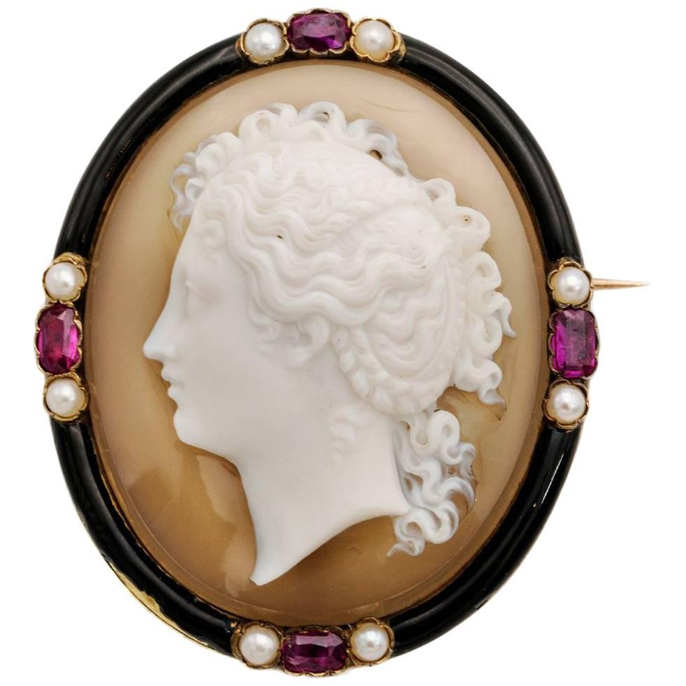Carved French Maiden Cameo Agate Rubies Pearls 18 Karat Yellow Gold For Sale