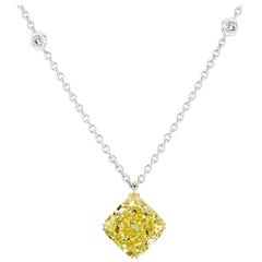 Weißgold-Anhänger mit GIA-zertifiziertem 8 Karat gelbem Diamanten im Strahlenschliff