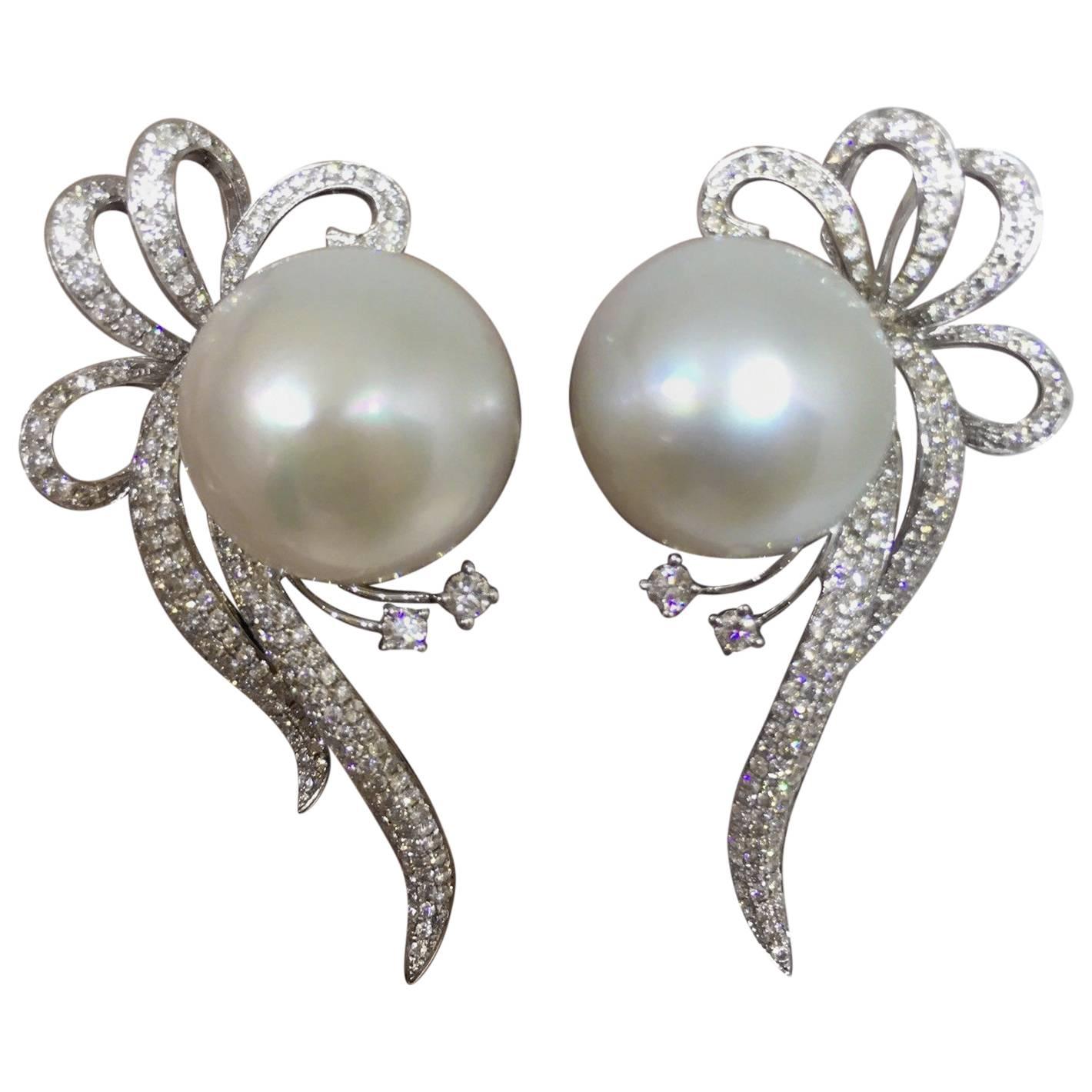 Stunning 18 Karat Gold 3.56 Carat Diamond Cultured Pearl Earrings