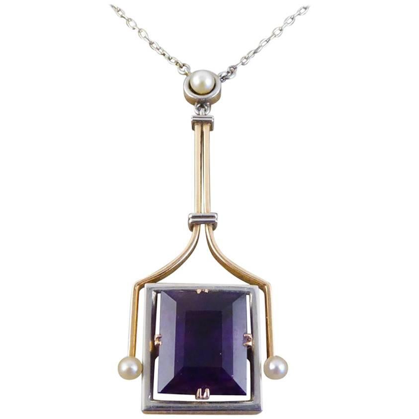 Art Deco Amethyst and Pearl Pendant Necklace in Gold and Platinum at