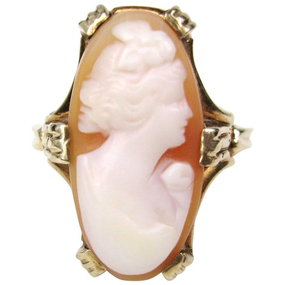 Antique Lovely Lady Cameo Gold Oval Ring