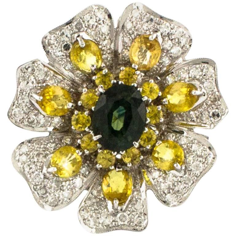 Fantastischer Blumenring aus Weißgold mit Diamanten und Saphiren im Angebot