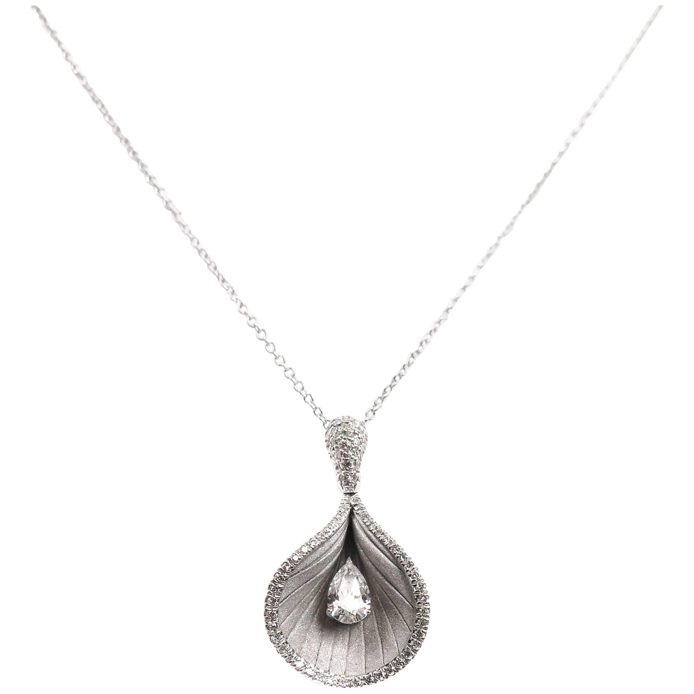 Cala Lily with Diamond White Gold Pendant