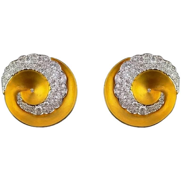 18K Yellow Gold and Diamond Stud Earring
