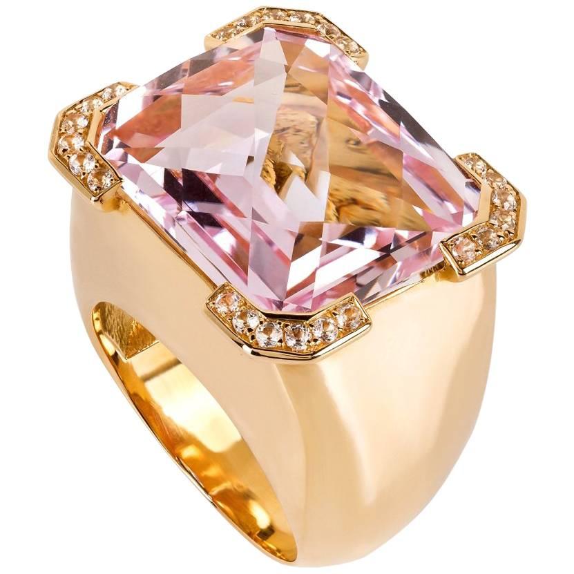 20.88 Carats Kunzite Diamond 19, 2 k Gold Ring For Sale