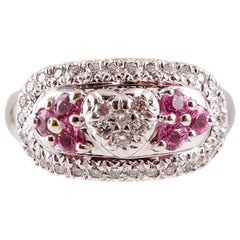 Ring aus Weißgold mit Diamant und rosa Saphir