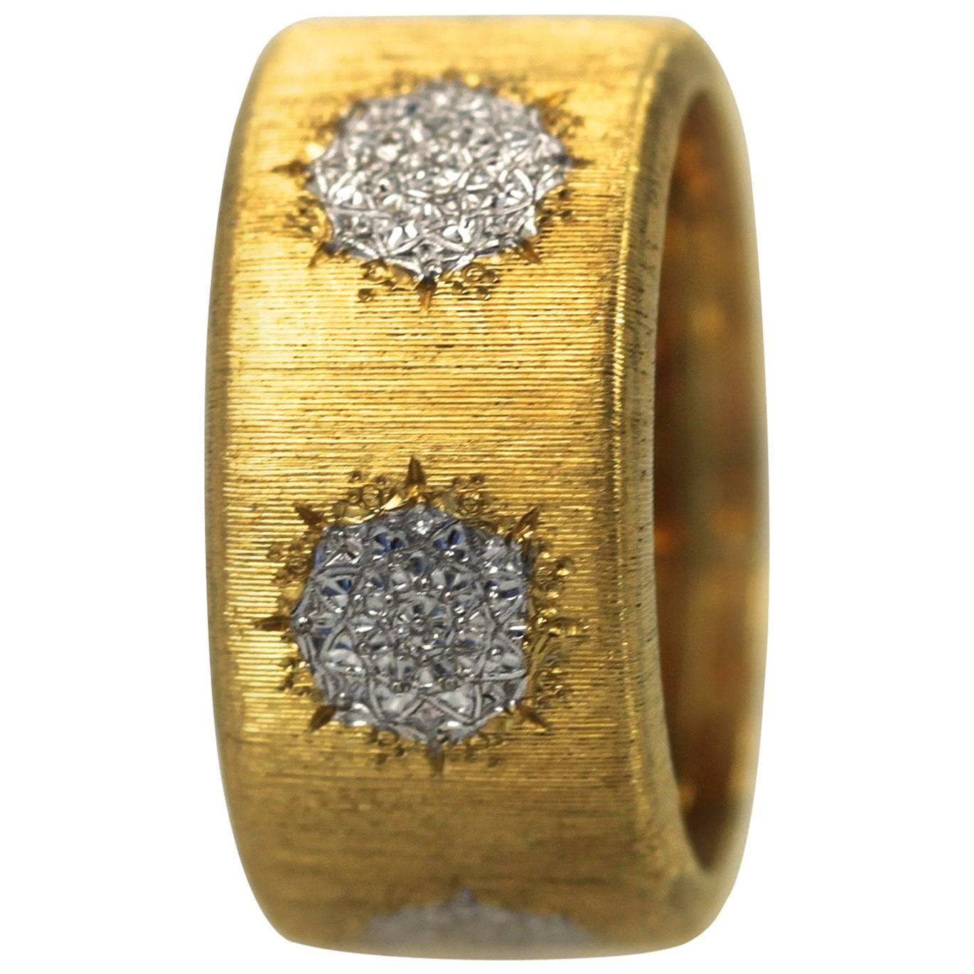 Buccellati 18 Karat Textured Brushed Gold Ring White Gold Circles