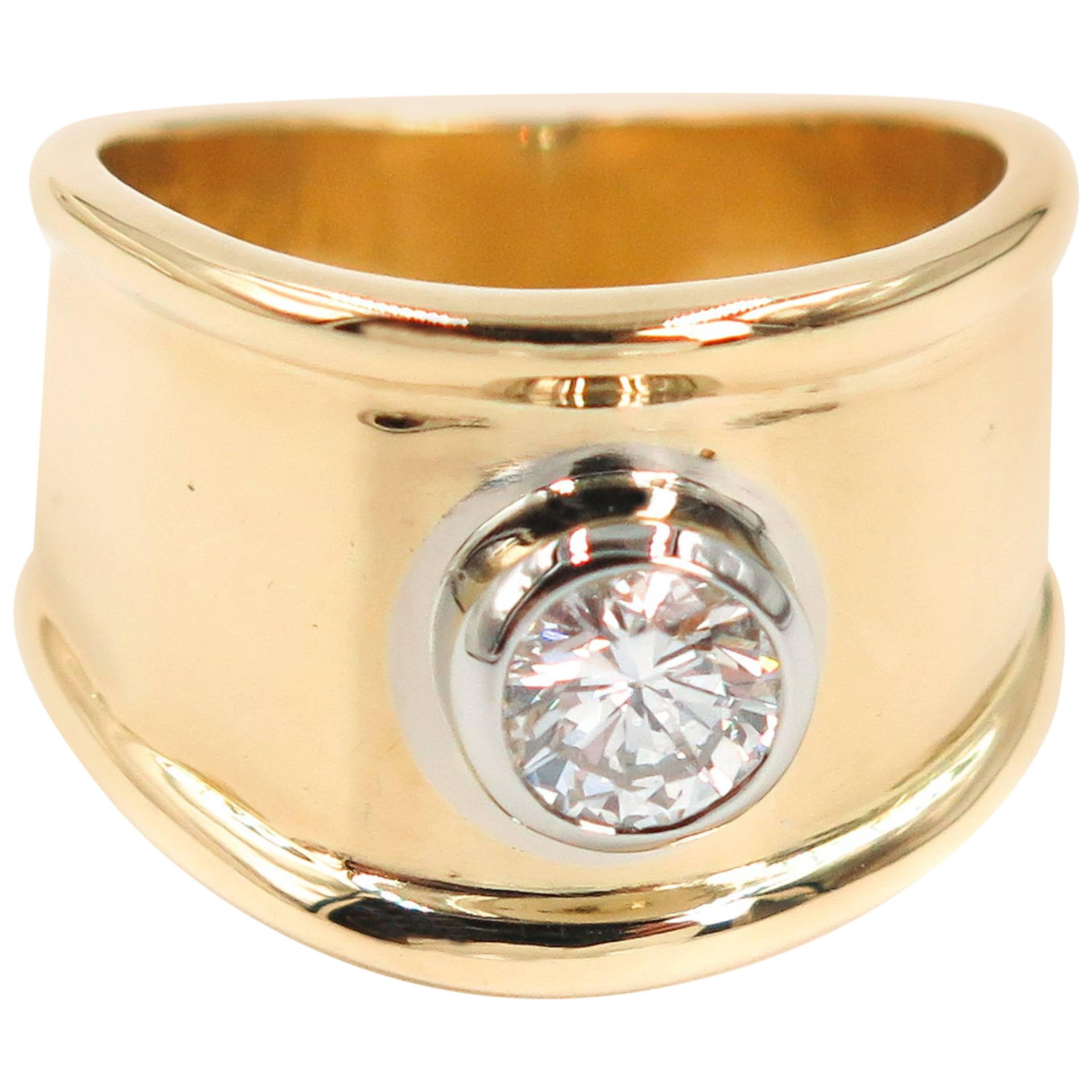Classic Wave Yellow Gold Ring with Diamond