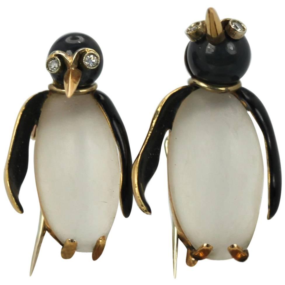 18 Karat Gold Moonstone Enamel Pair of Penguins Attributed to Fasano